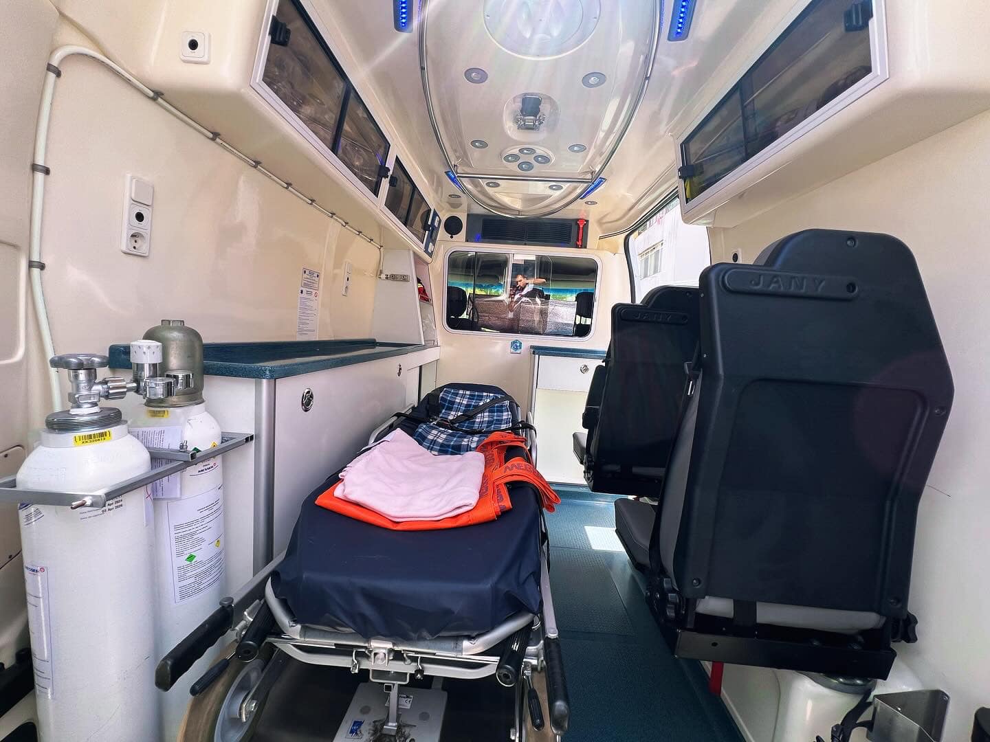 Interior ambulanță